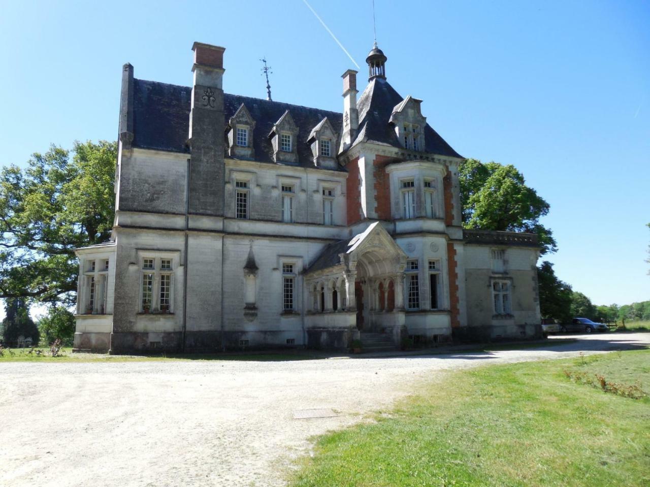 Chateau De La Redortiere Bed and Breakfast Mouzon  Buitenkant foto